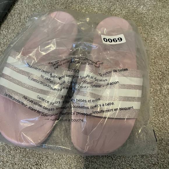 ADIDAS ADILETTE COMFORT YOUTH GIRLS ATHLETIC SLIDE SANDAL US 5 Pink GLITTER - Picture 6 of 7